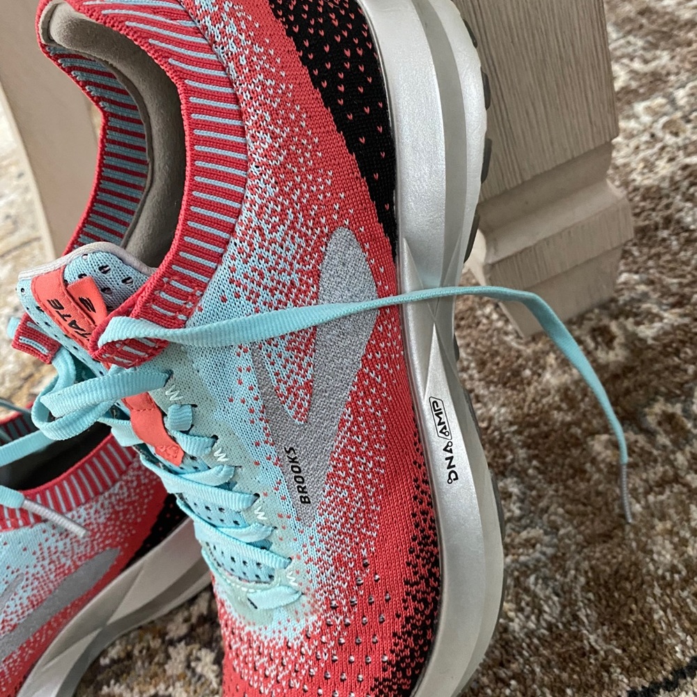 Brooks tennis shoes